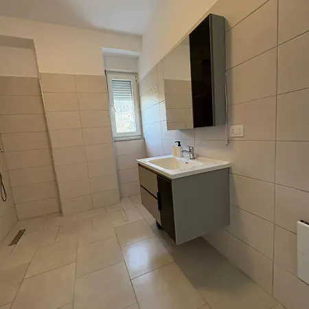 Jozef Rana E Hedhun Appartement Shëngjin